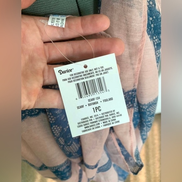 Darice Brand/Pink & Blue Scarf - Picture 8 of 8